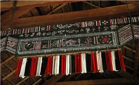 Bộ gu vật thiêng dưới mái nhà dài người Co