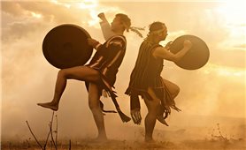 Giữ ngọn lửa văn hóa để dẫn lối tương lai