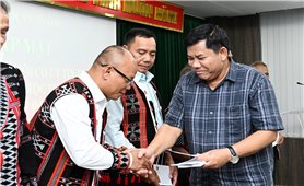 Lựa chọn Người có uy tín - Khi người dân “cầm cân nảy mực”