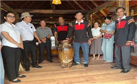 Điều gì khiến lời nói của già làng, Người có uy tín có sức nặng?