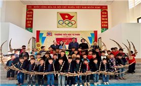 Trao truyền nghệ thuật khèn Mông