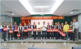 Thứ trưởng Y Thông gặp mặt Đoàn đại biểu Người có uy tín tiêu biểu trong đồng bào dân tộc thiểu số tỉnh Khánh Hòa