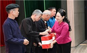 Thứ trưởng Nông Thị Hà: Người có uy tín tiếp tục tuyên truyền, vận động nhân dân tin tưởng tuyệt đối vào sự lãnh đạo của Đảng