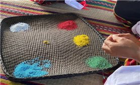 Tạo sinh kế từ bản sắc dân tộc