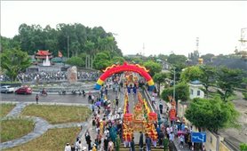 Đầu năm du xuân, chiêm bái ở Đền Cửa Ông