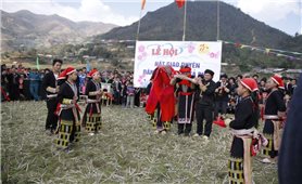 Tháng Ba mùa hát hội