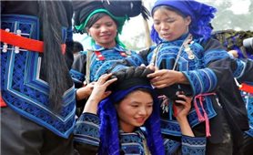 Mái tóc “Xó Pẹ” - Bản sắc của phụ nữ Hà Nhì