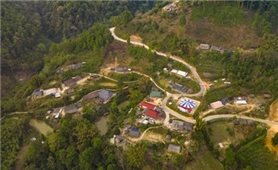 Bản Lồng - điểm đến hấp dẫn trên cung đèo Pha Đin