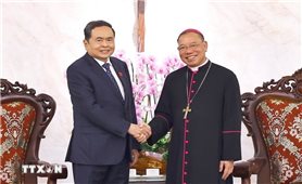 Chủ tịch Quốc hội Trần Thanh Mẫn thăm, chúc mừng Tổng Giáo phận Hà Nội