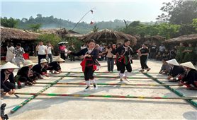 Bản Miền và câu chuyện làm du lịch từ văn hóa người Dao