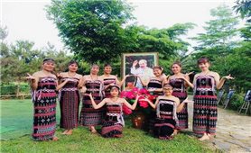 “Tháng Năm nhớ Bác”: Sắc màu văn hóa hội tụ tại Làng Văn hóa - Du lịch các dân tộc Việt Nam