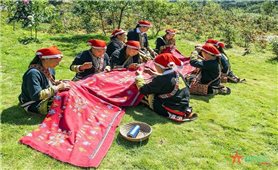 Promoting traditional crafts of ethnic minorities in the cultural industry in Vietnam