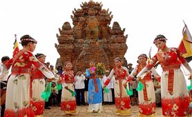 Lễ tôn chức bà bóng dòng tộc - dấu ấn linh thiêng trong đời sống tinh thần người Chăm