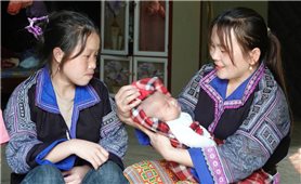 Từ 15/7/2026, cô đỡ thôn bản được hưởng chế độ phụ cấp đặc thù trong lĩnh vực y tế
