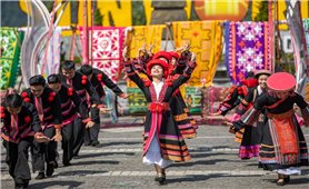 Tổ chức định kỳ hằng tuần Chương trình “Điểm hẹn bản sắc Lào Cai”