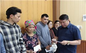 Bộ Dân tộc và Tôn giáo chia sẻ khó khăn với đồng bào vùng lũ Lai Châu
