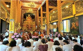 Lễ nhập hạ tại chùa Khmer tại Làng Văn hóa- Du lịch các dân tộc Việt Nam