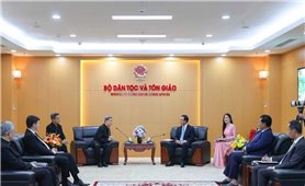 Bộ trưởng Bộ Dân tộc và Tôn giáo Nguyễn Đình Khang tiếp Hồng y Luis Antonio G. Tagle - Đặc sứ của Giáo hoàng Lêô XIV
