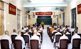 Vĩnh Long: Phổ biến Hiến chương Giáo hội Phật giáo Việt Nam và các quy định pháp luật cho chư ni hành giả An cư kiết hạ