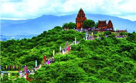 Giá trị trường tồn qua nghi thức rước y trang trong lễ hội Ka-tê của người Chăm