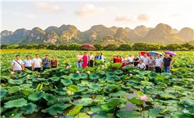 Phát triển du lịch cộng đồng dựa vào tài nguyên văn hóa ở vùng dân tộc thiểu số thành phố Hà Nội