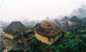 Nhà trình tường của người Hà Nhì - Từ vùng cao Y Tý đến Bảo tàng Dân tộc học