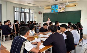 Dạy chữ gắn với rèn người
