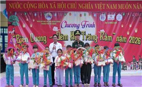 Ấm áp đêm hội trăng rằm nơi vùng biên