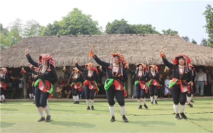 Khám phá sắc màu văn hóa các dân tộc Việt Nam