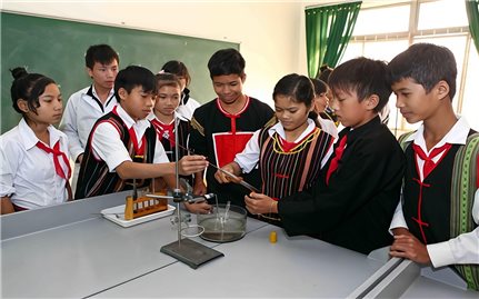 Mô hình trường phổ thông dân tộc nội trú với vai trò tạo nguồn nhân lực cho vùng đồng bào dân tộc thiểu số và miền núi