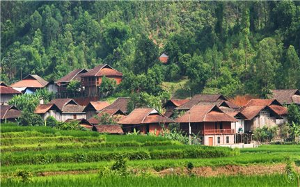 From smartphones to tourism-based livelihood development