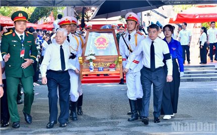 Thủ tướng Lê Minh Hưng dự Lễ viếng, truy điệu và an táng hài cốt liệt sĩ tại Công viên Lê Thị Riêng