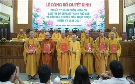 Trao Quyết định chuẩn y nhân sự Ban Trị sự Giáo hội Phật giáo Việt Nam thành phố Huế, nhiệm kỳ 2026-2031