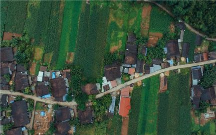 Nghề làm ngói đất của người Nùng Dín