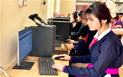 Chuyển đổi số trong lĩnh vực giáo dục vùng dân tộc thiểu số nhìn từ mô hình “Trường học thông minh ở Lào Cai”