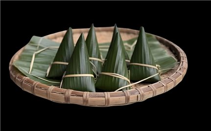 Về Cao Bằng ăn bánh Coóc mò