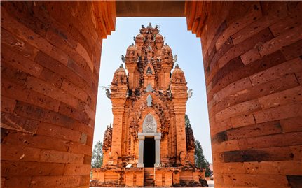 Giữ gìn và phát triển ngôi nhà chung của các dân tộc Việt Nam