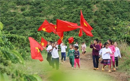 Bảo đảm công bằng trong giáo dục với trẻ em, học sinh người dân tộc thiểu số tiếp cận từ một số chính sách