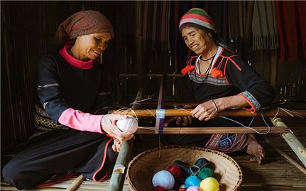 Giữ gìn và phát huy nghề dệt thổ cẩm của các dân tộc thiểu số Tây Nguyên