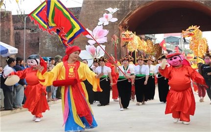 Lễ hội Thành Bản Phủ - Sự kiện có ý nghĩa đặc biệt trong giáo dục truyền thống