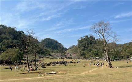 Trải nghiệm “3 không” ở Hang Táu