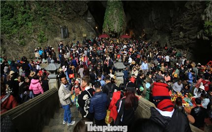 Đi tìm nguyên nhân của hiện tượng thương mại hóa lễ hội và giải pháp khắc phục