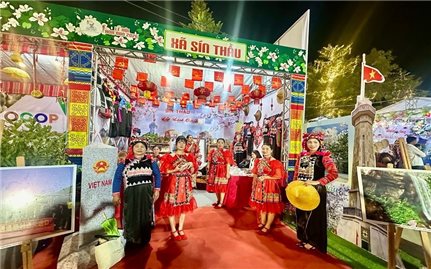 Điện Biên: Khai mạc không gian trưng bày sản phẩm văn hóa, du lịch tại Lễ hội Hoa Ban 2026