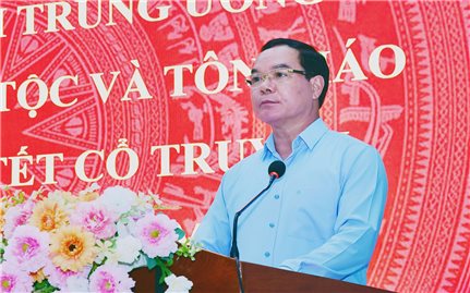 Bộ trưởng Bộ Dân tộc và Tôn giáo Nguyễn Đình Khang thăm, chúc Tết Chôl Chnăm Thmây đồng bào Khmer tại tỉnh Vĩnh Long