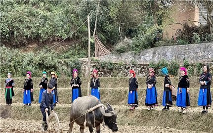 Lễ Pặt Oong của người Pu Péo