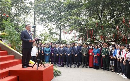 Tổng Bí thư, Chủ tịch nước Tô Lâm gặp gỡ, nói chuyện với bà con tại Đền Hùng