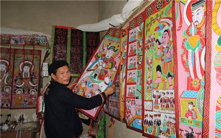 Linh thiêng tranh thờ cúng của người Dao