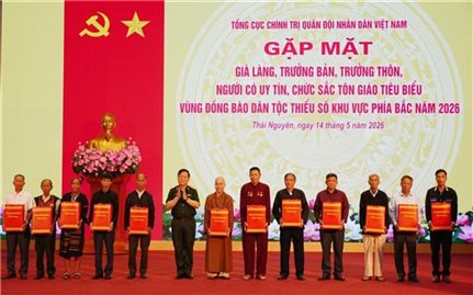 Gặp mặt già làng, chức sắc tôn giáo tiêu biểu vùng đồng bào dân tộc thiểu số khu vực phía Bắc