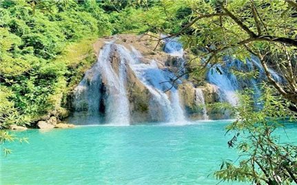 Thác Tà Puồng và cách làm du lịch của đồng bào Bru-Vân Kiều