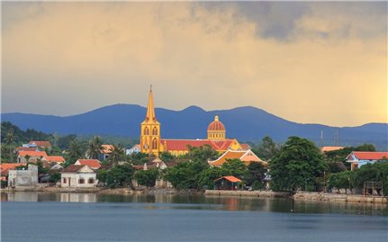 Giữ nghề bánh tráng bên dòng sông Gianh